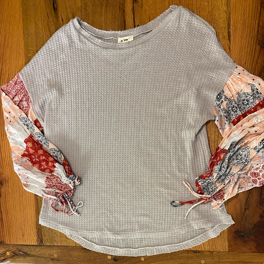 In Loom Long Sleeve Taupe Stretch Shirt, Sleeves in Fun Geometric Print, Sz Med